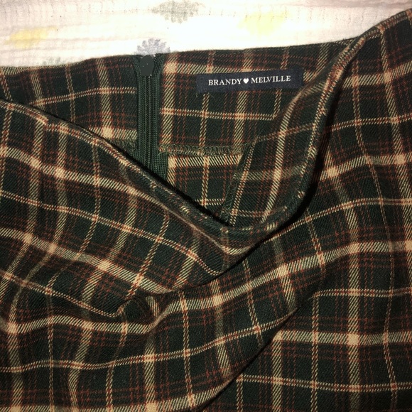 Brandy Melville Cara skirt never worn - Picture 3 of 3